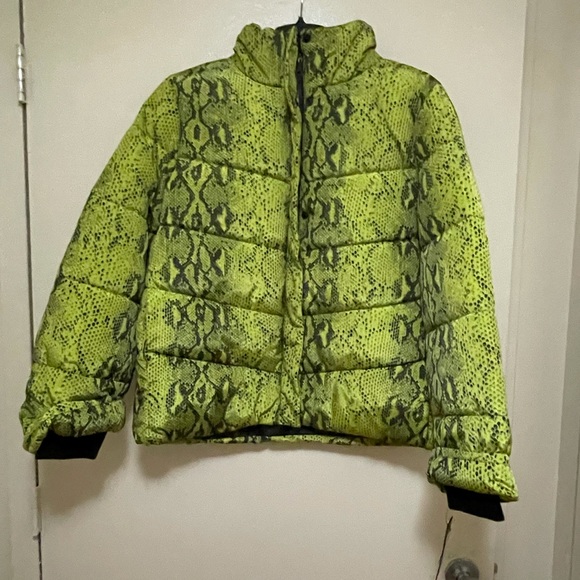 🎈🎈Betsey Johnson coat , Snake skin Pattern🎈🎈 - Picture 2 of 8